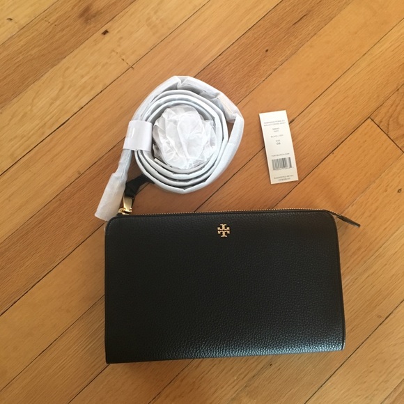 Tory Burch Handbags - NWT Tory Burch Authentic Robinson Pebbled Crossbod